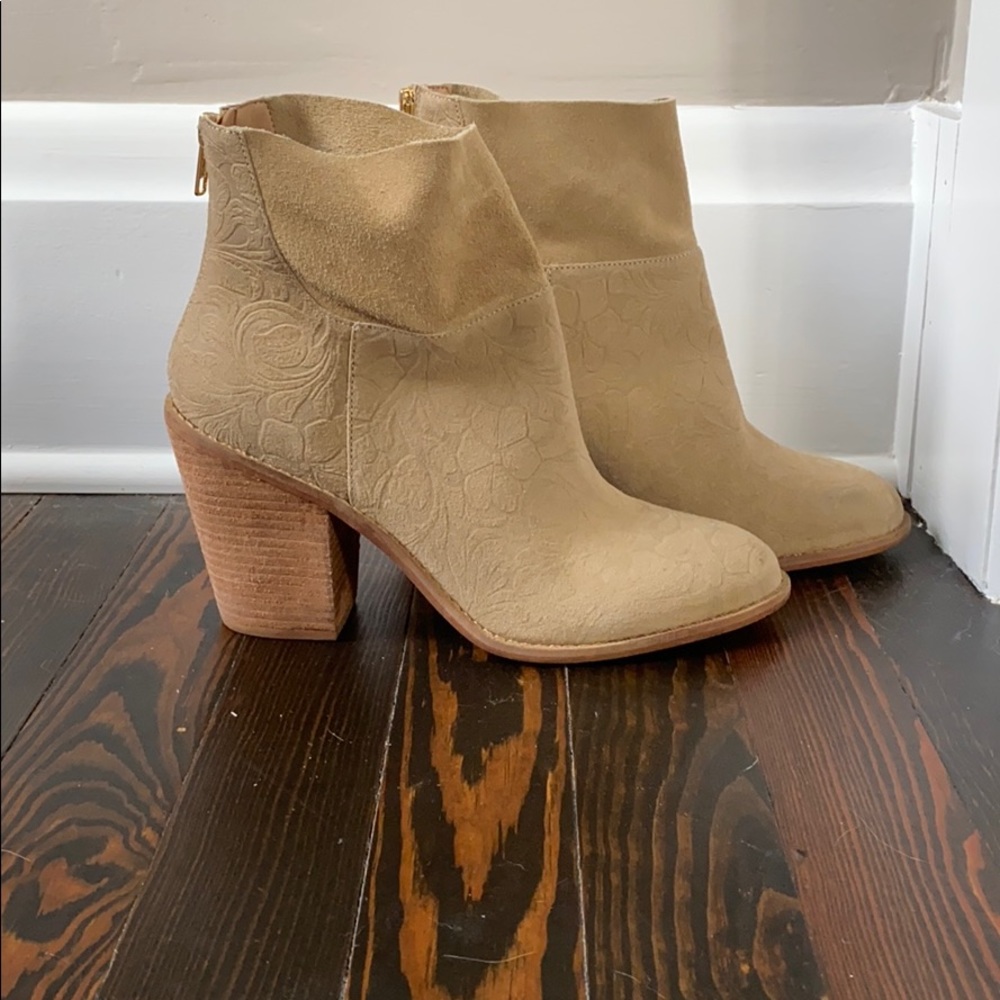 Anthropologie tan printed booties